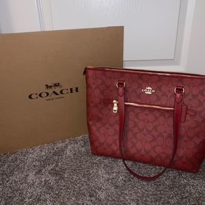 Coach Gallery Tote in Signature Leather, Red